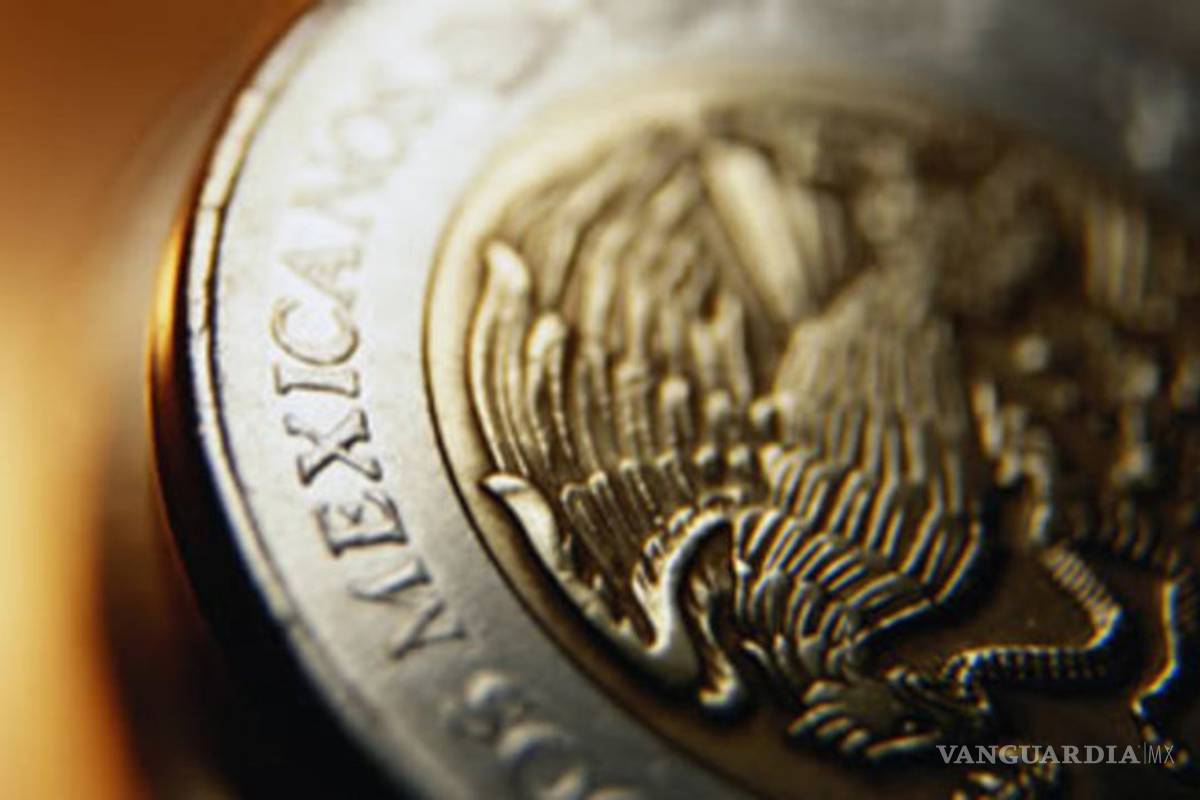 Petróleo y Trump sacuden al peso; temor, por discurso de hoy del republicano