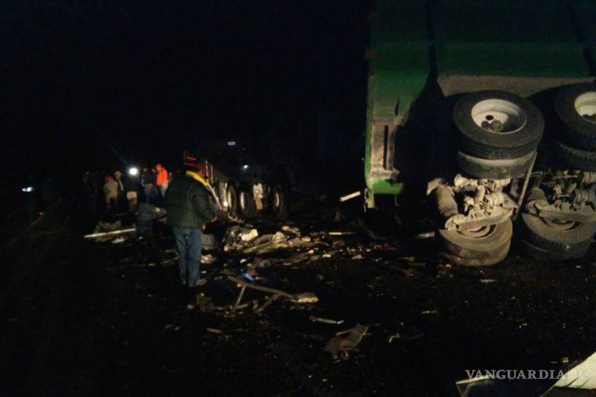 Choque deja 4 muertos y 20 lesionados en carretera a Torreón
