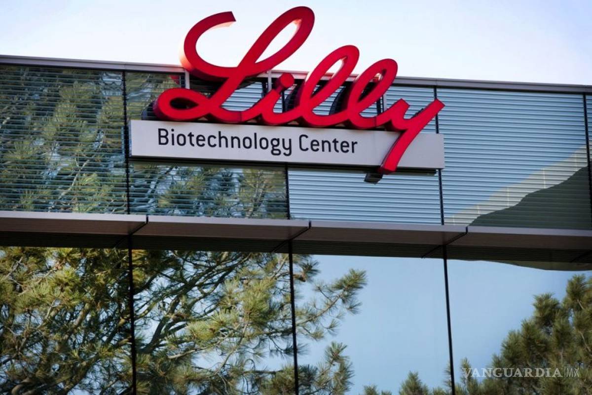 Detiene Eli Lilly ensayo de anticuerpos contra COVID por preocupaciones de seguridad