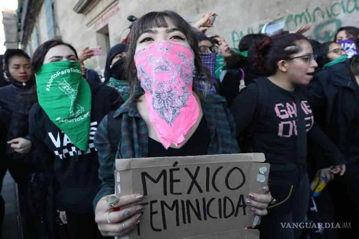 Seis hombres detenidos por agredir a mujeres que marcharon en la CDMX
