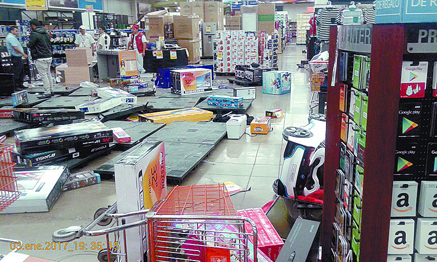 $!Hay situación crítica en 4 estados por bloqueos tras alza en costo de gasolina