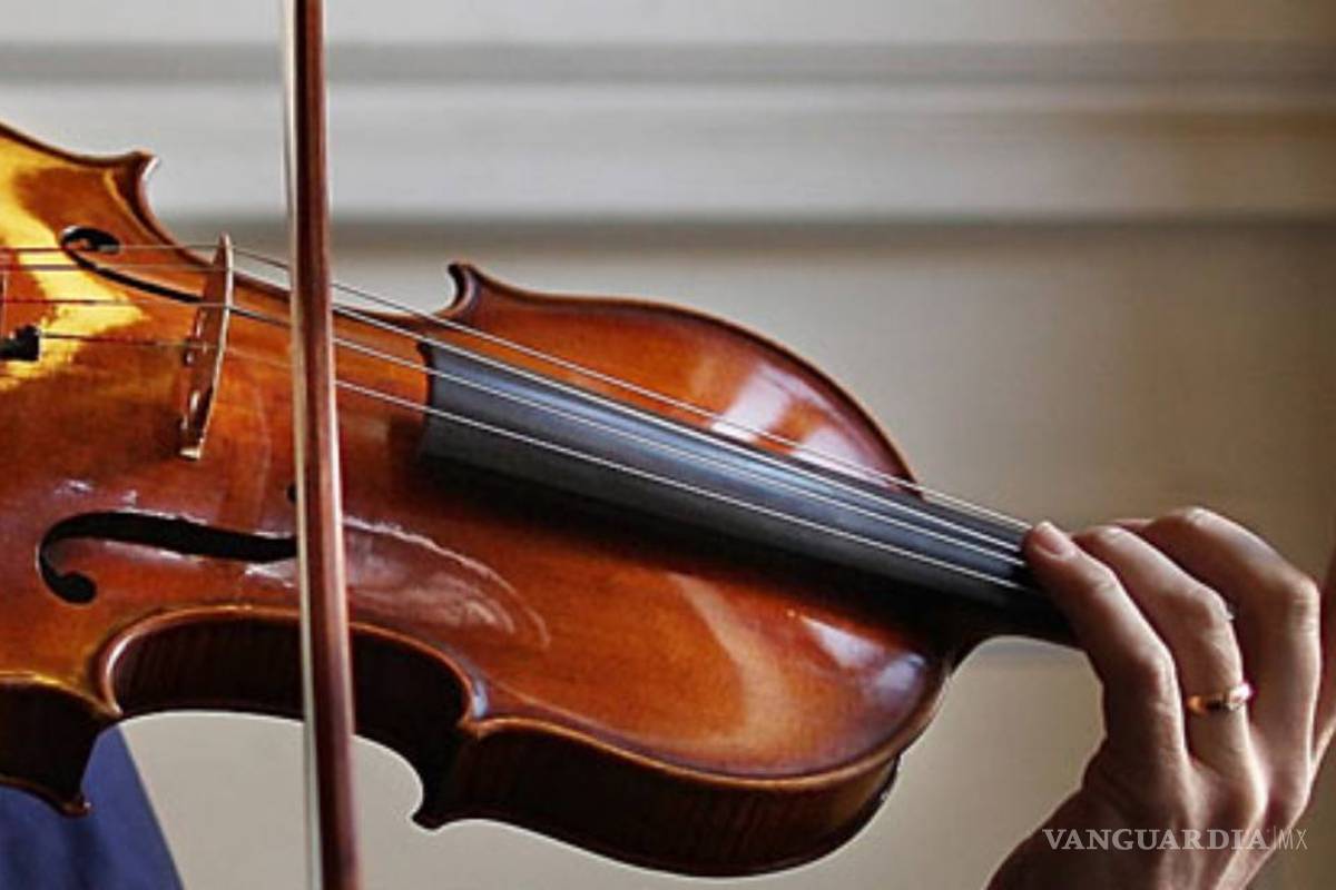 Violinista olvida Stradivarius de más de 2.4 millones en un tren en Alemania