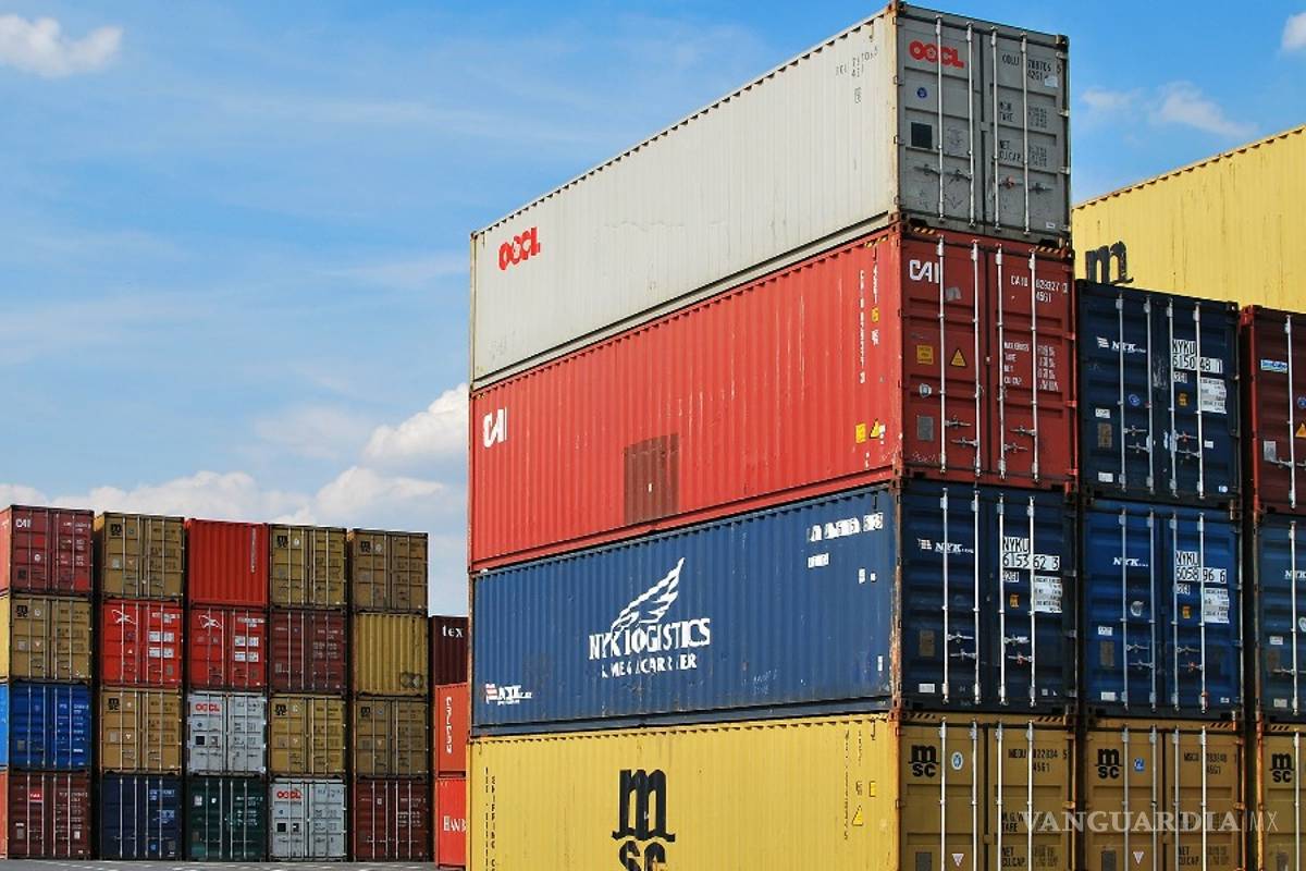 Se derrumban exportaciones a EU desde México, cayeron casi 50%