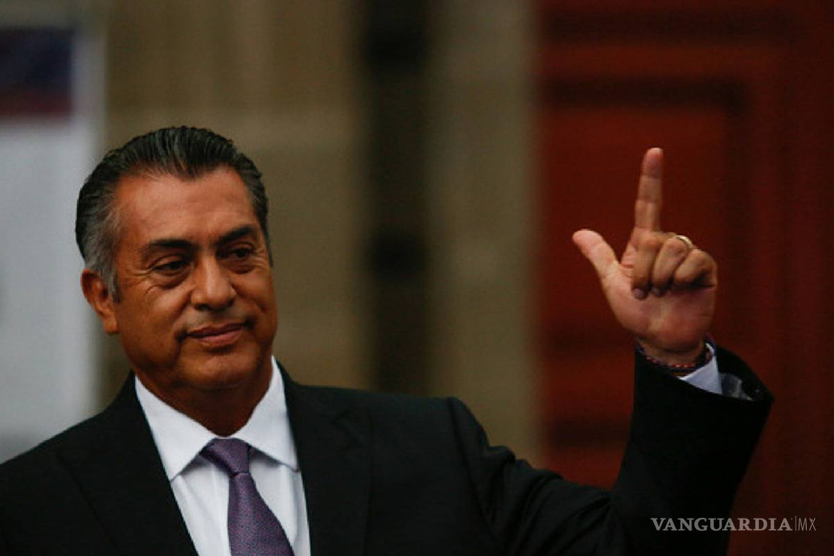 Senadora le da clases al Bronco por pedir que también se hable de 'hombricidio'