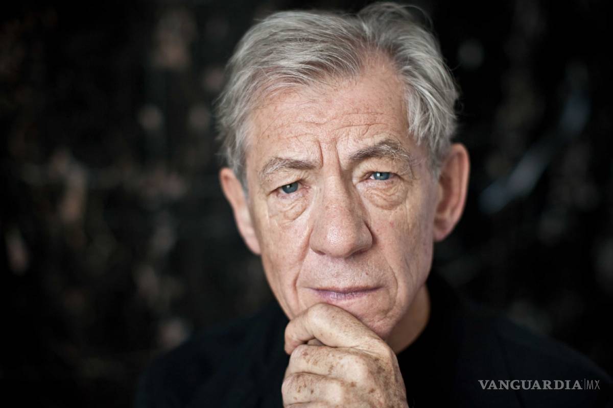 Asegura Ian McKellen que ‘La mitad de Hollywood es gay’