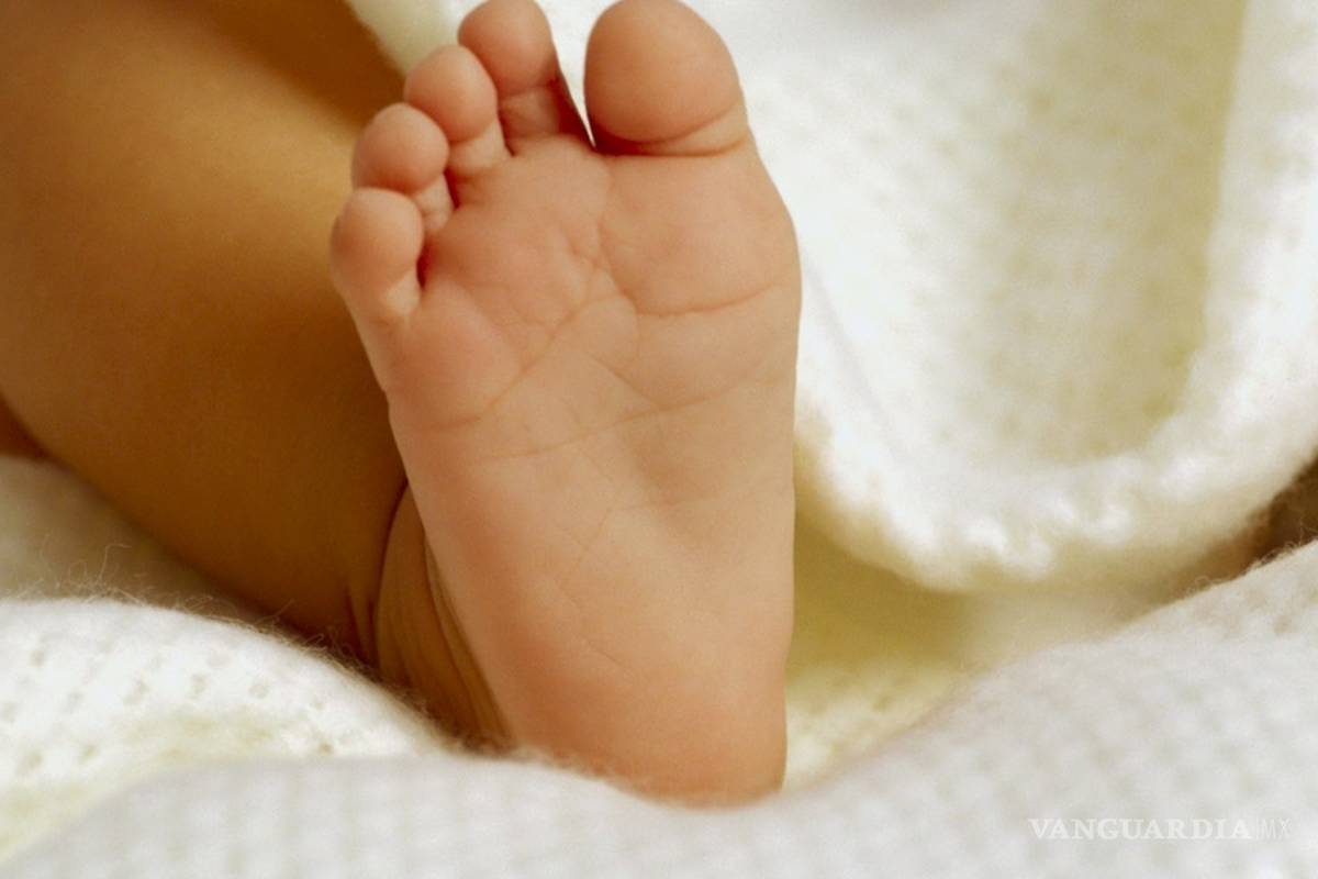 Abandonan a bebé en carro y muere de insolación