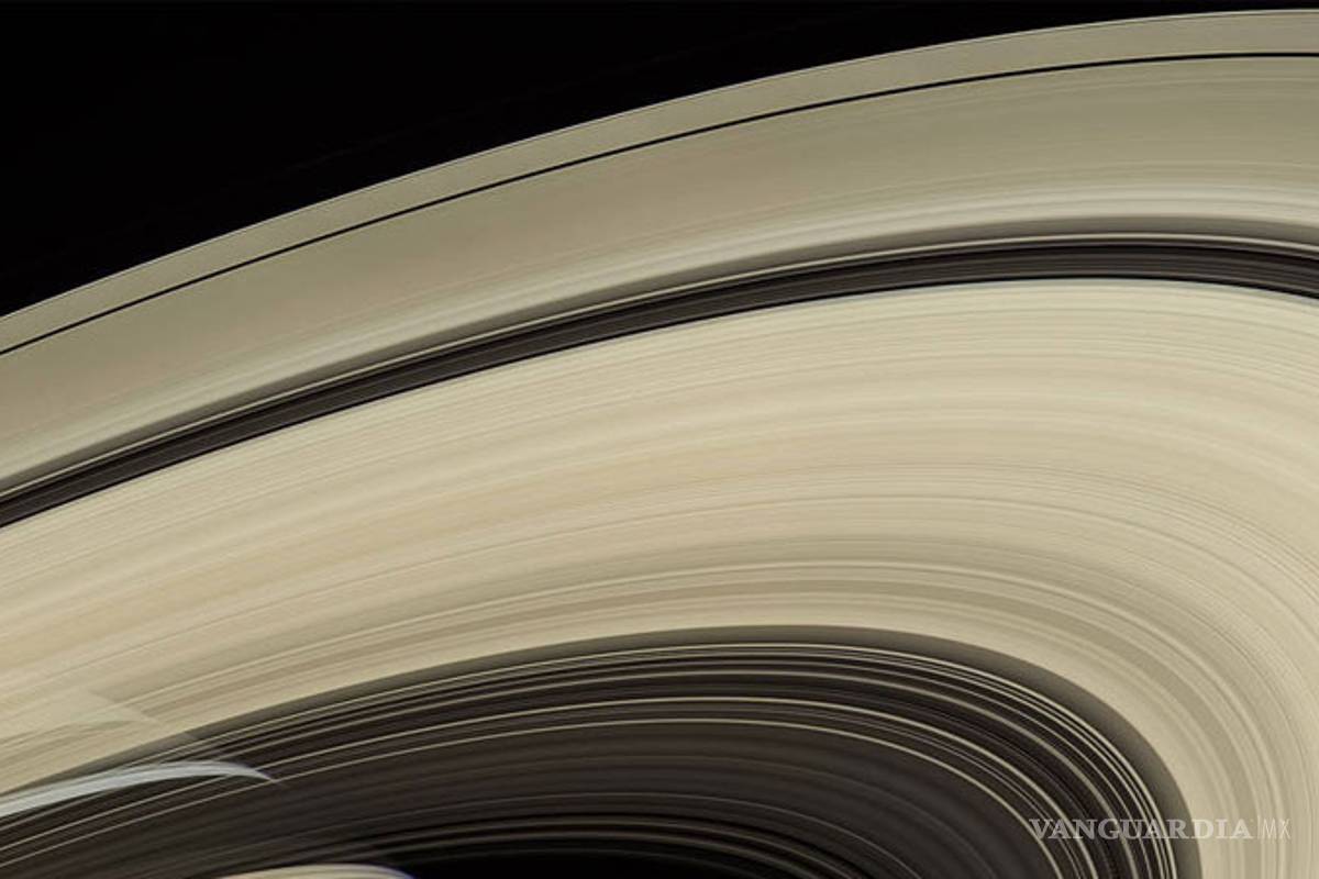 NASA publica la imagen más bella que se tenga de los anillos de Saturno