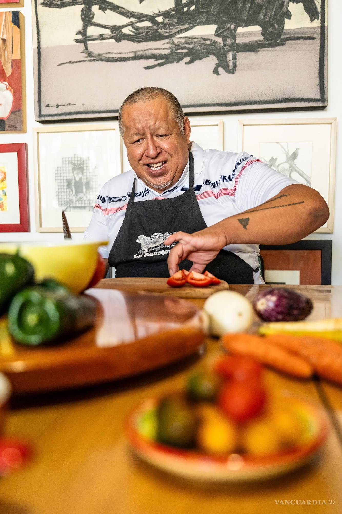 $!El gusto por elegir ingredientes y conocer su origen es parte esencial de la cocina de Nacho.