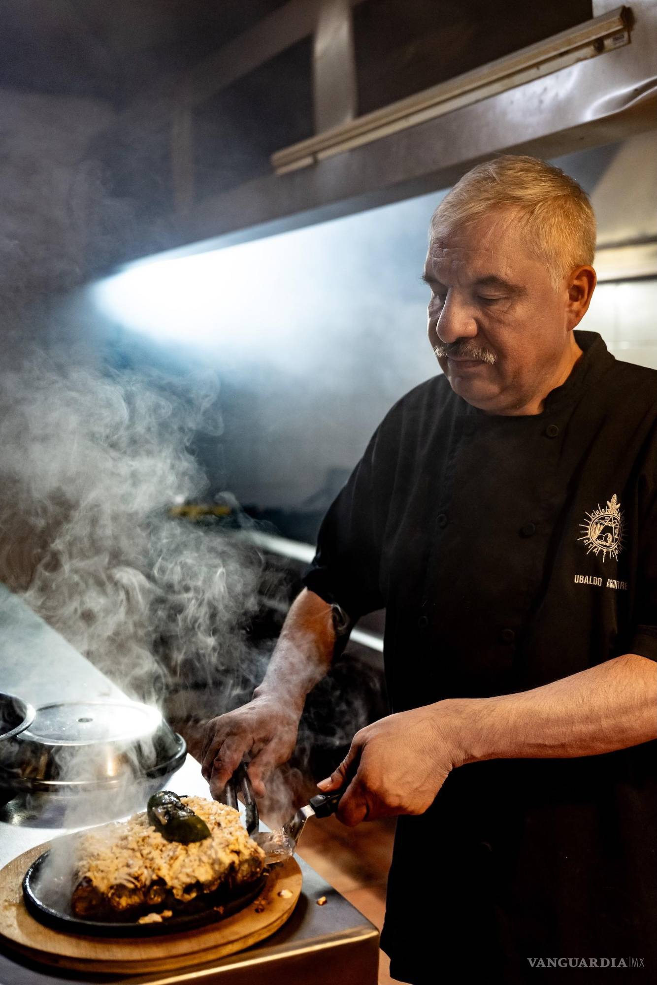 $!Las enchiladas emblemáticas del Cherokee, servidas con el mismo cuidado que heredó de su madre.