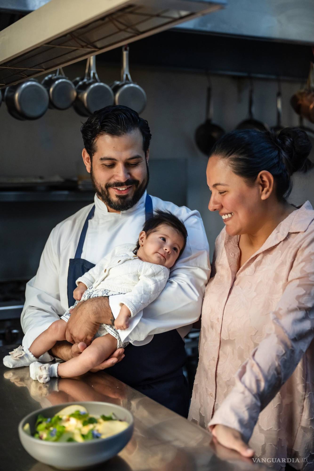 $!Amor, cocina y familia: el ingrediente que sostiene todo en Güicho y Mina.