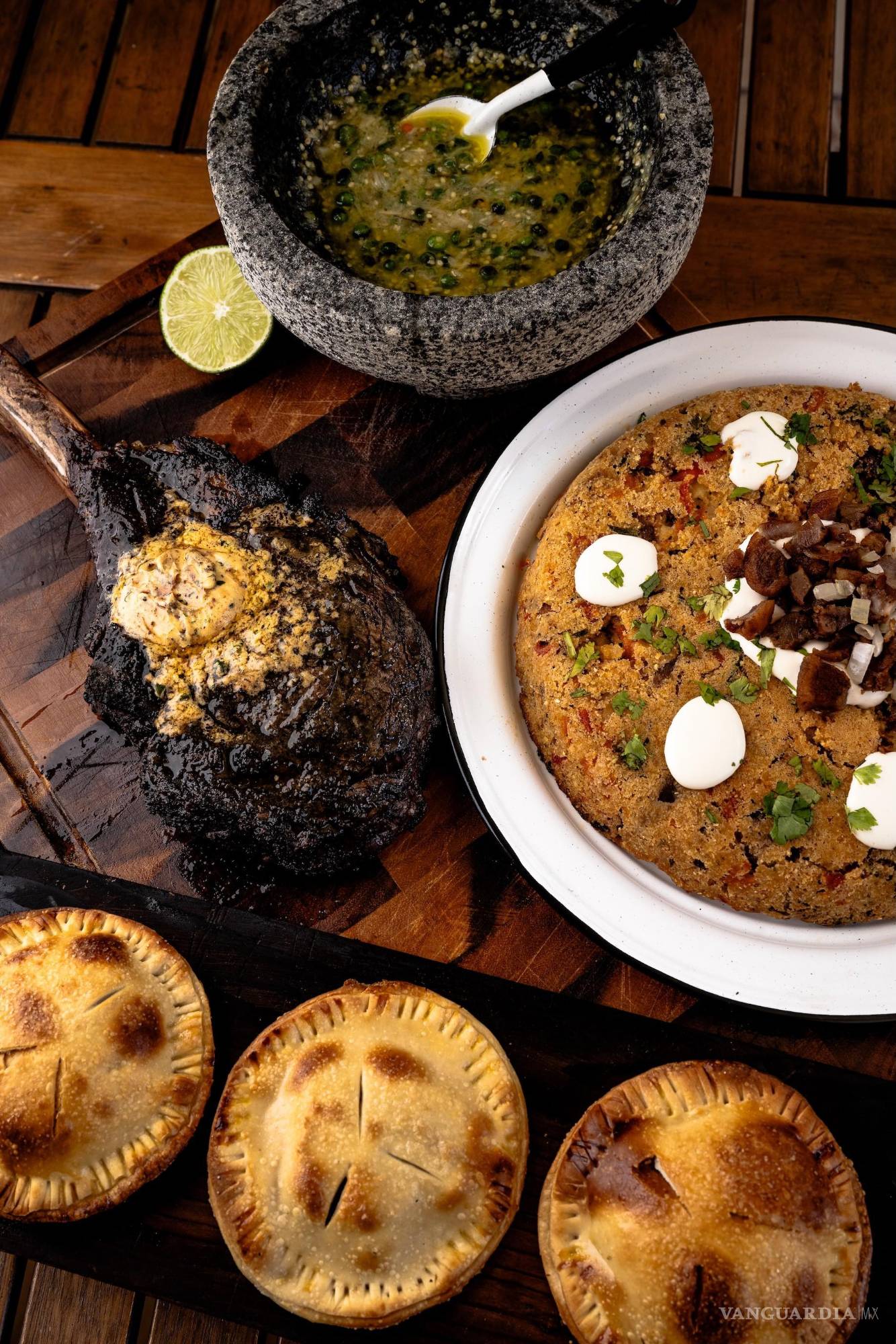 $!Salsa y postres para una comida completa.