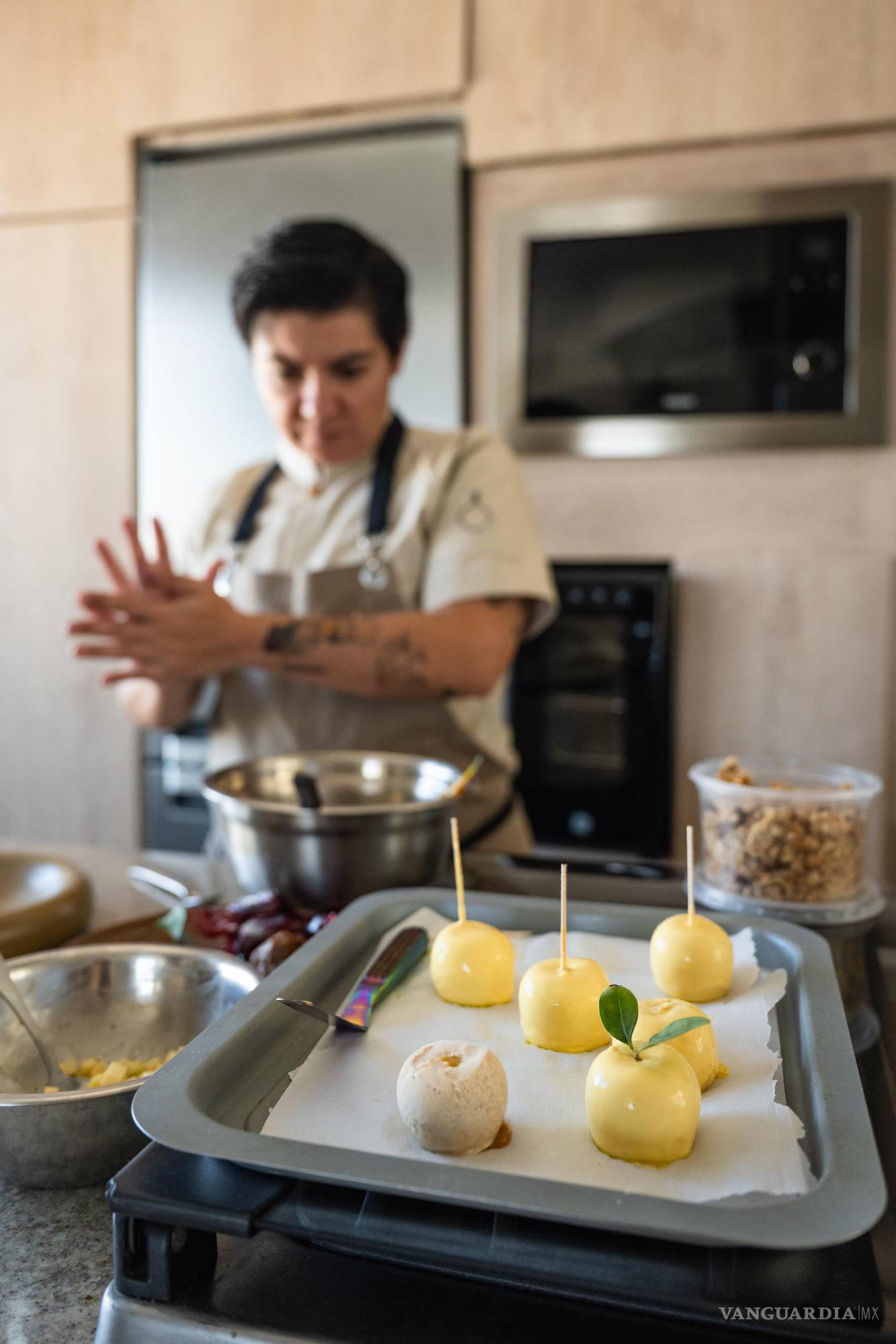 $!Preparó con esmero cada elemento de la receta.