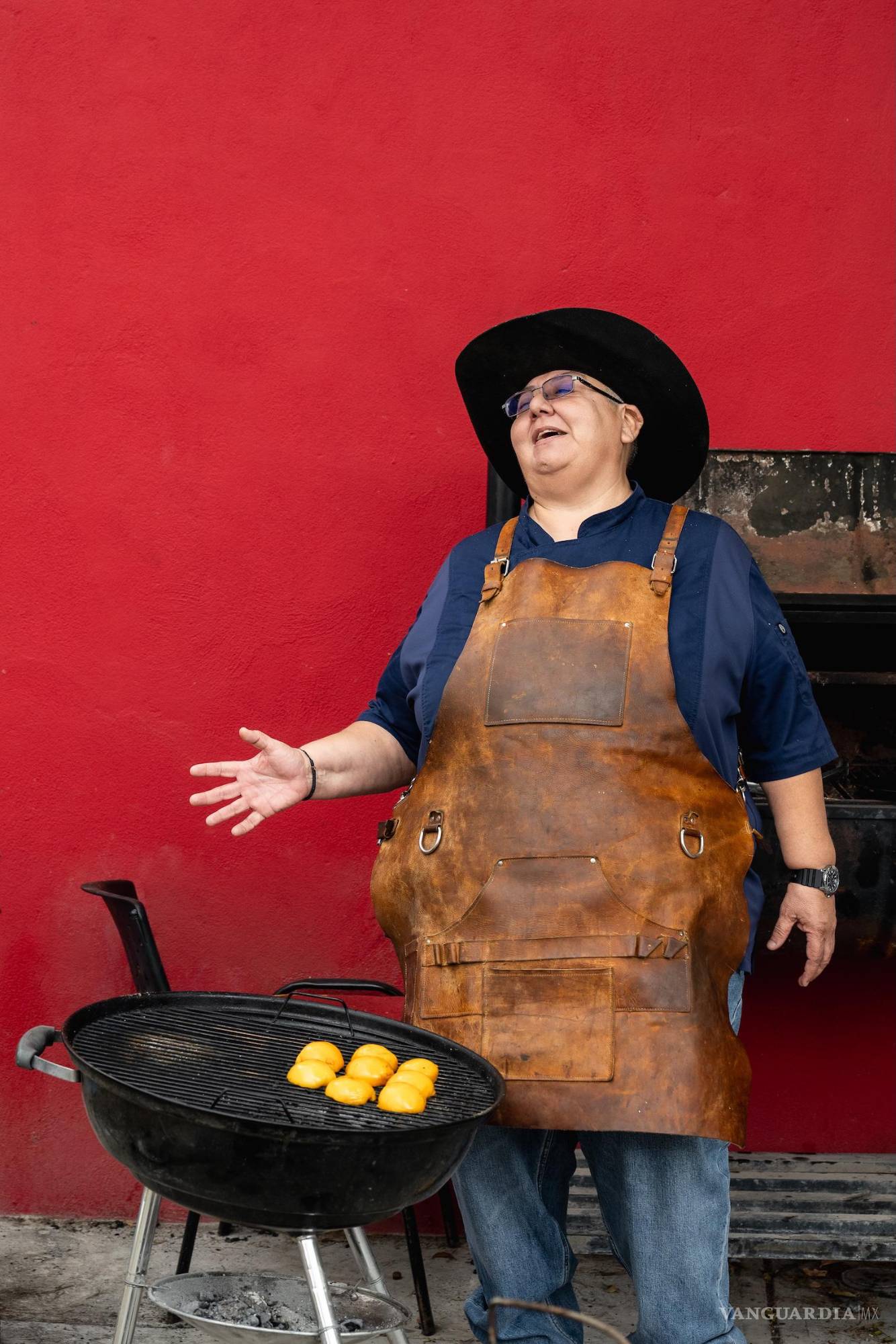 $!La chef Amanda se despidió de Platón, Sócrates y Aristóteles para dedicarse al asador.