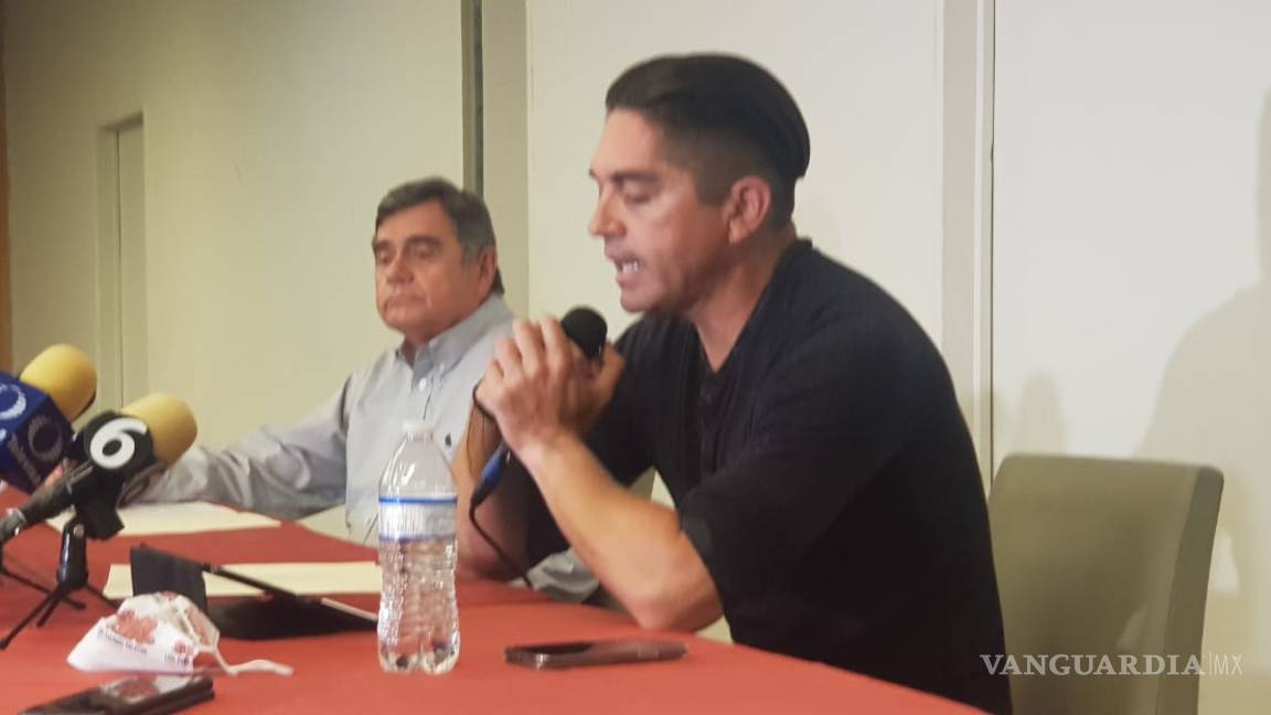Con voz entrecortada y cara triste, Luis Fernando Salazar asume derrota en Torreón