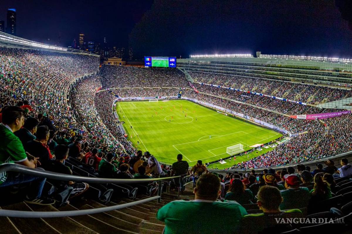 Mujer cae 12 metros en la Final de la Copa Oro