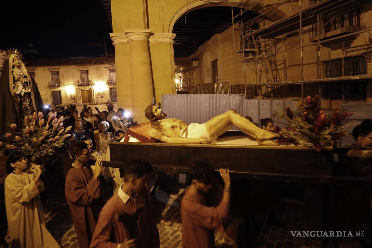 Estas son las 43 imágenes de las representaciones del Viernes Santo que atraparon la atención en el mundo (fotos)