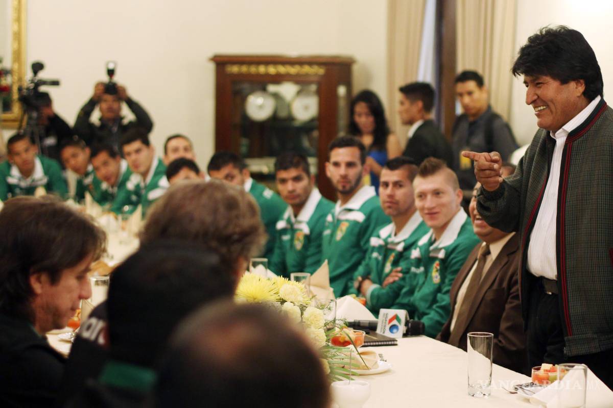 Evo Morales a jugadores bolivianos: &quot;Si clasifican les daré lo que ustedes pidan&quot;