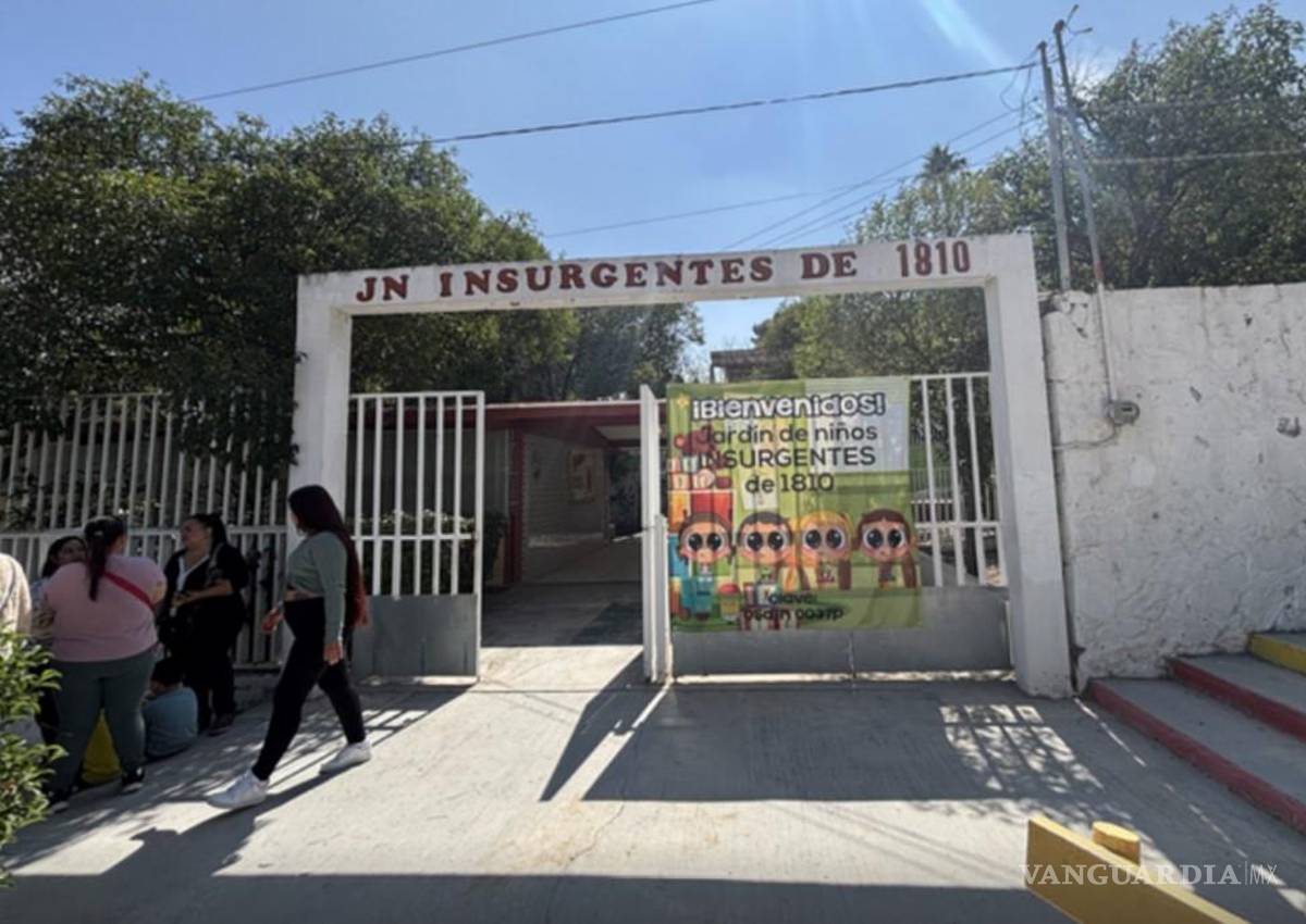 Padres de familia rechazan reubicación de alumnos del kínder Apolonio M. Avilés; amagan con darse de baja