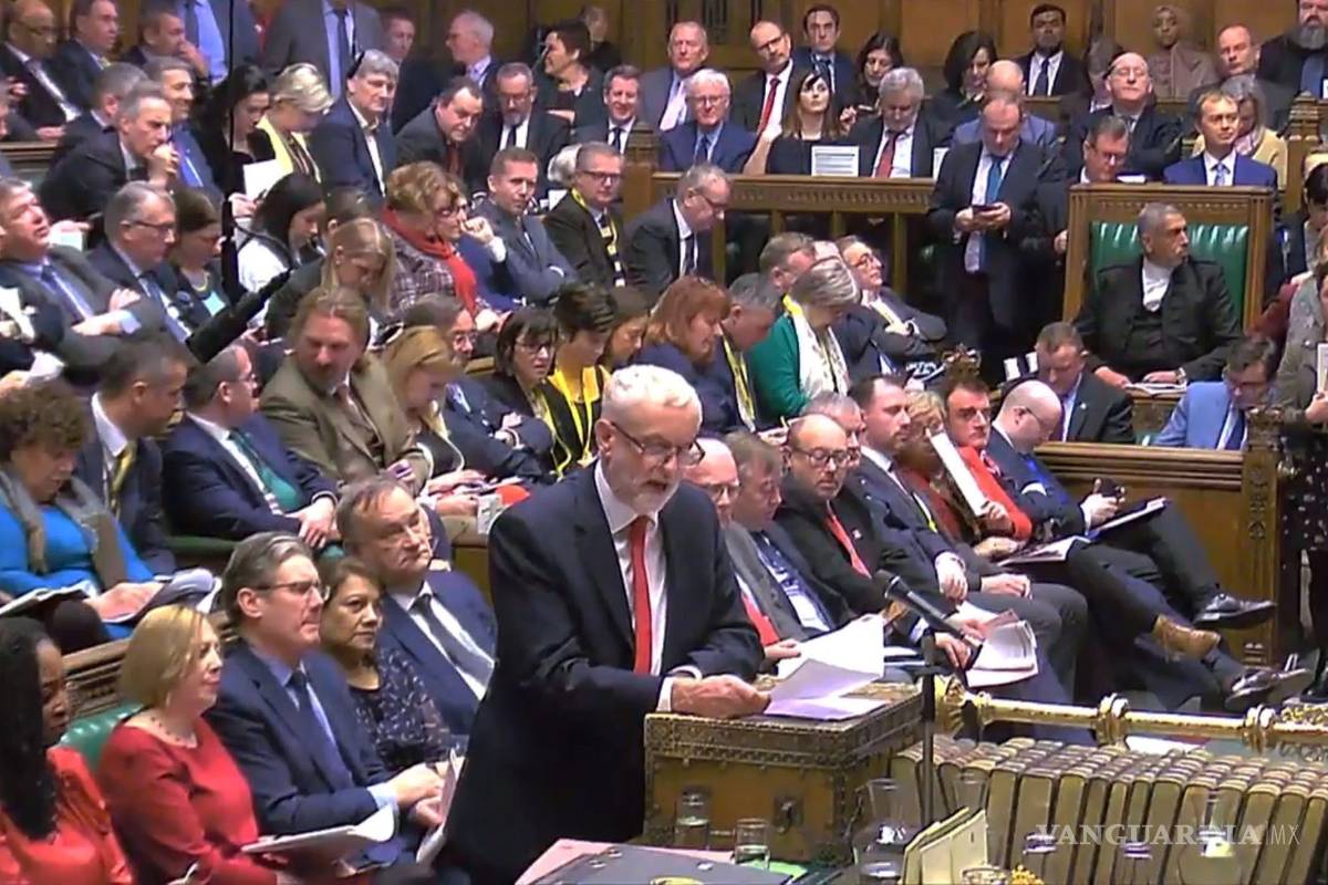 Pide Jeremy Corbyn a Theresa May que dimita a su cargo de primer ministro
