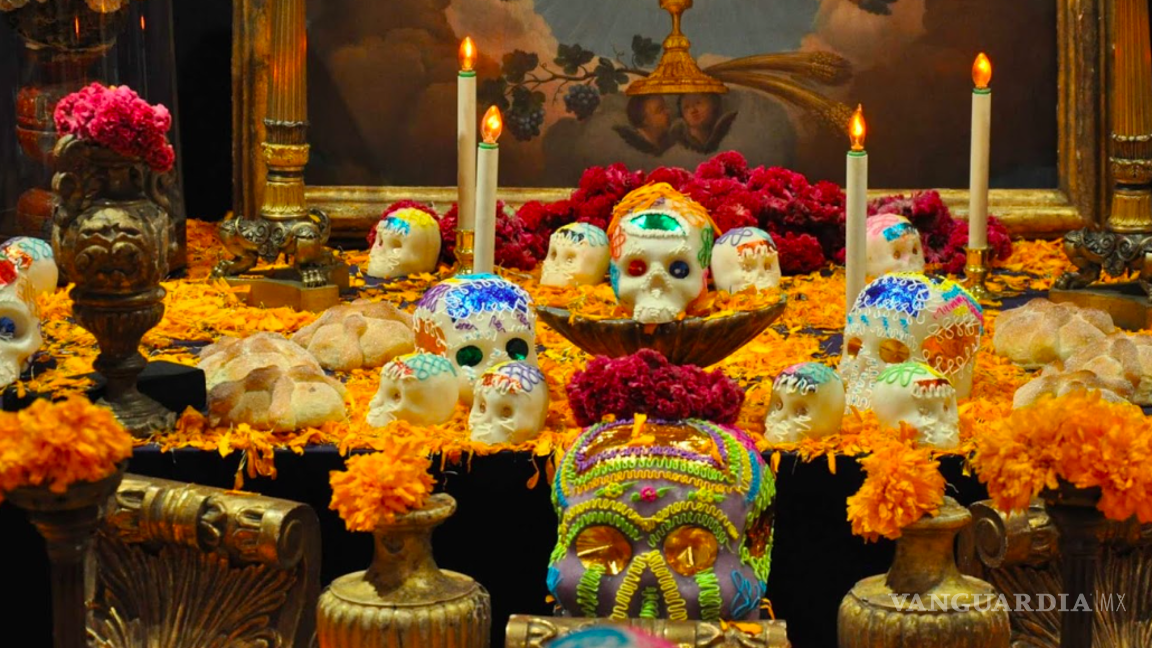 $!En algunas ocasiones se ponen 7 pisos, los cuales representan, según las creencias, los niveles que tienen que pasar los fieles difuntos para encontrar el eterno descanso.