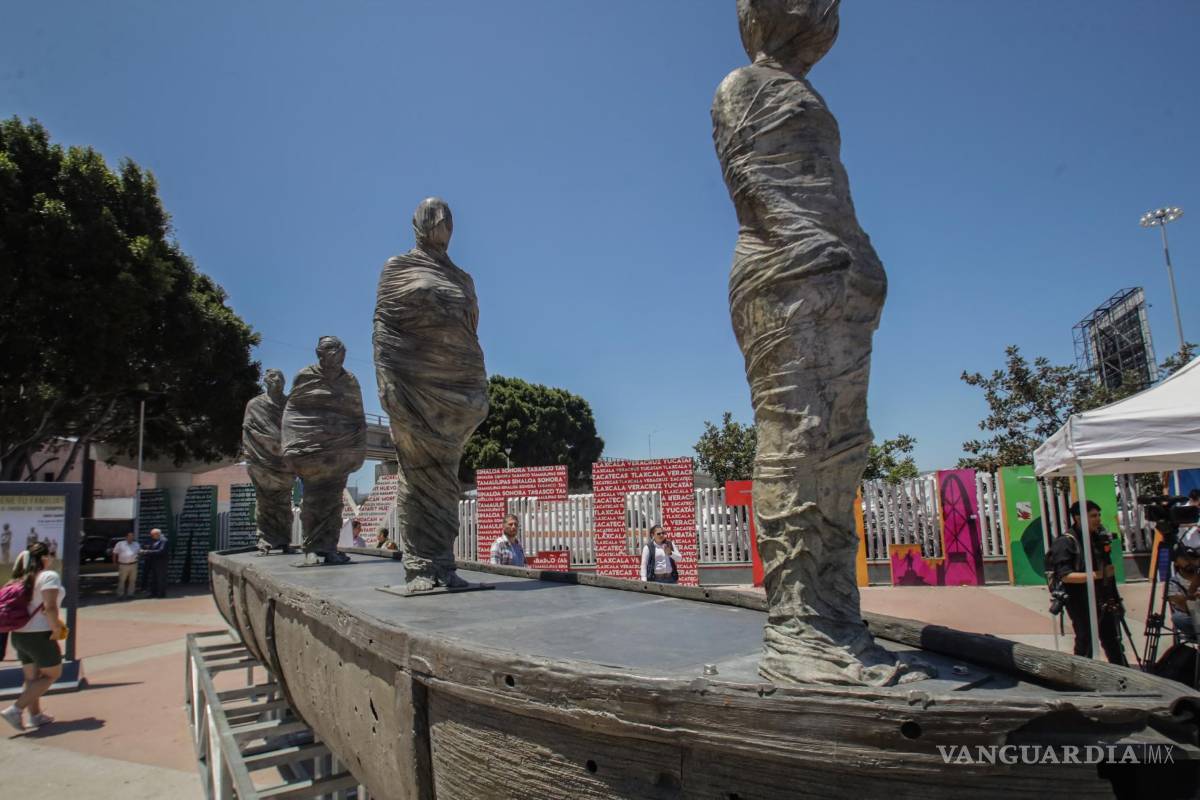 Javier Marín dedica escultura a migrantes en la frontera de Tijuana