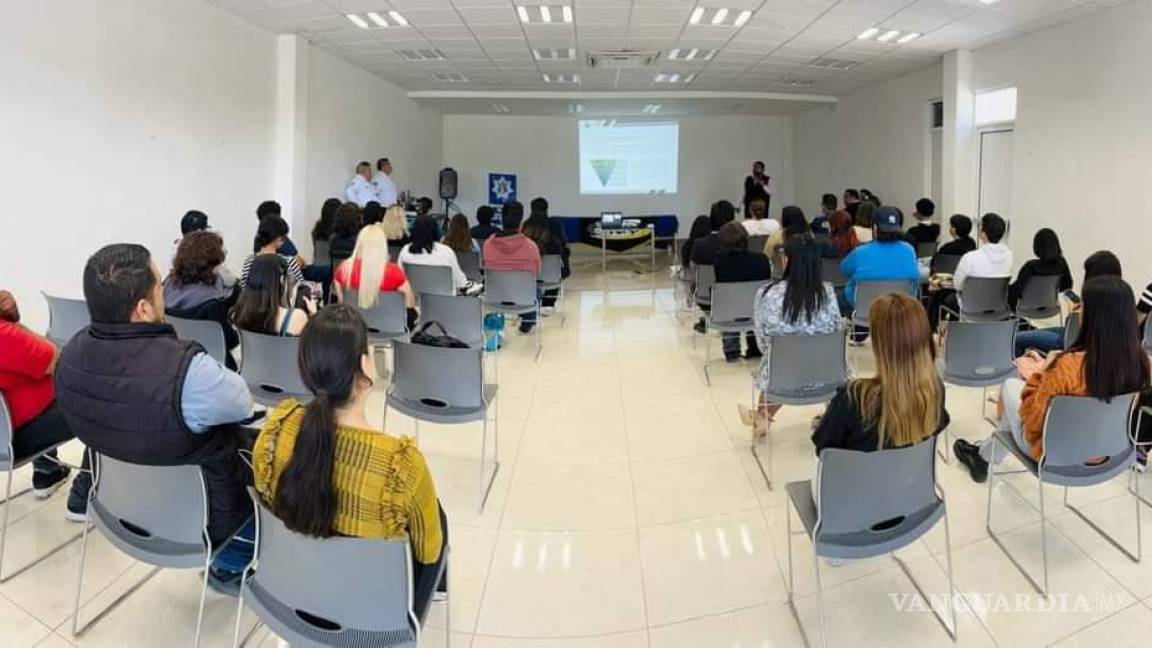 Dirección de Vialidad en Torreón capacita estudiantes para reducir hechos de tránsito
