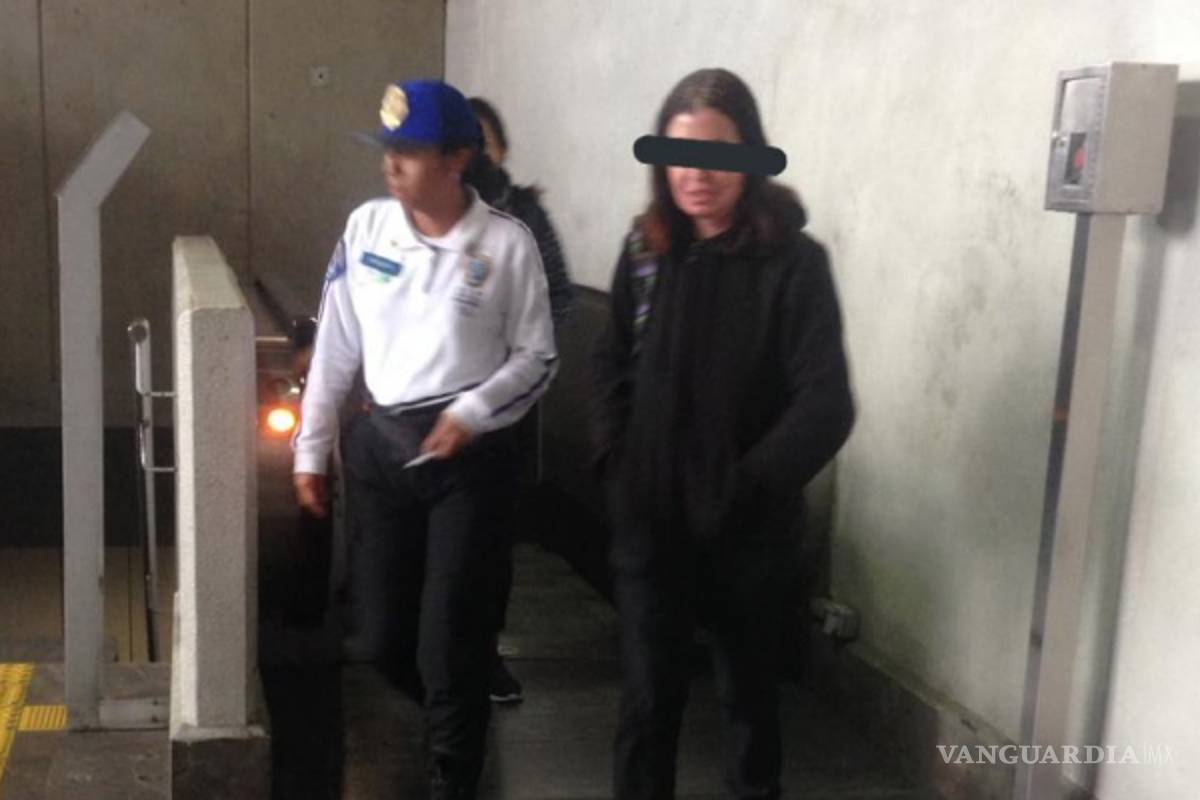 Detienen a mujer por manosear a un joven en el Metro de CDMX