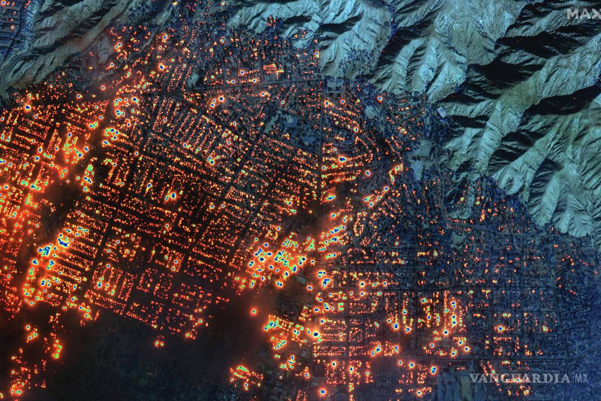 $!Esta imagen satelital proporcionada por Maxar Technologies muestra el incendio de Eaton el miércoles 8 de enero de 2025, en Altadena, California.