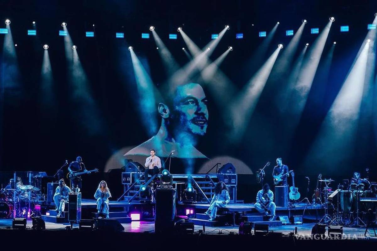 Entre viñedos Carlos Rivera encanta a coahuilenses con concierto en la vinícola Parvada