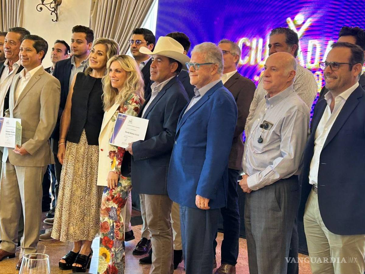 $!Además de David Alonso, dos coahuilenses más fueron reconocidos el martes en Torreón.
