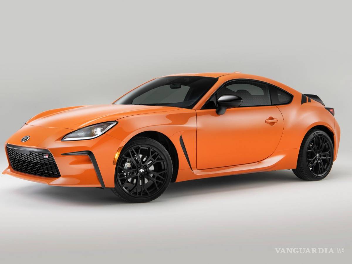 $!Esta foto proporcionada por Toyota muestra el Toyota GR86 2023, un pequeño cupé deportivo con tracción trasera que comparte plataforma con el Subaru BRZ.