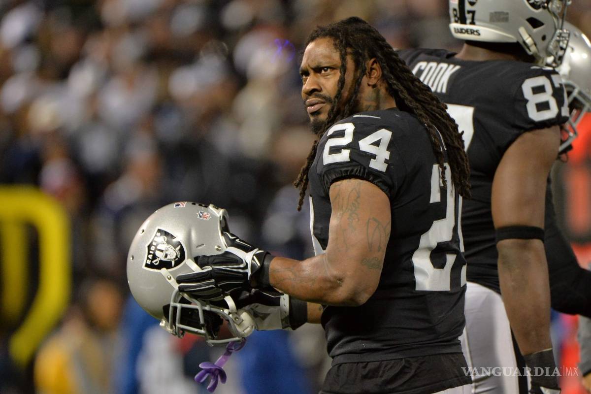 Marshawn Lynch está en la lista de reservas y no jugará con los Raiders