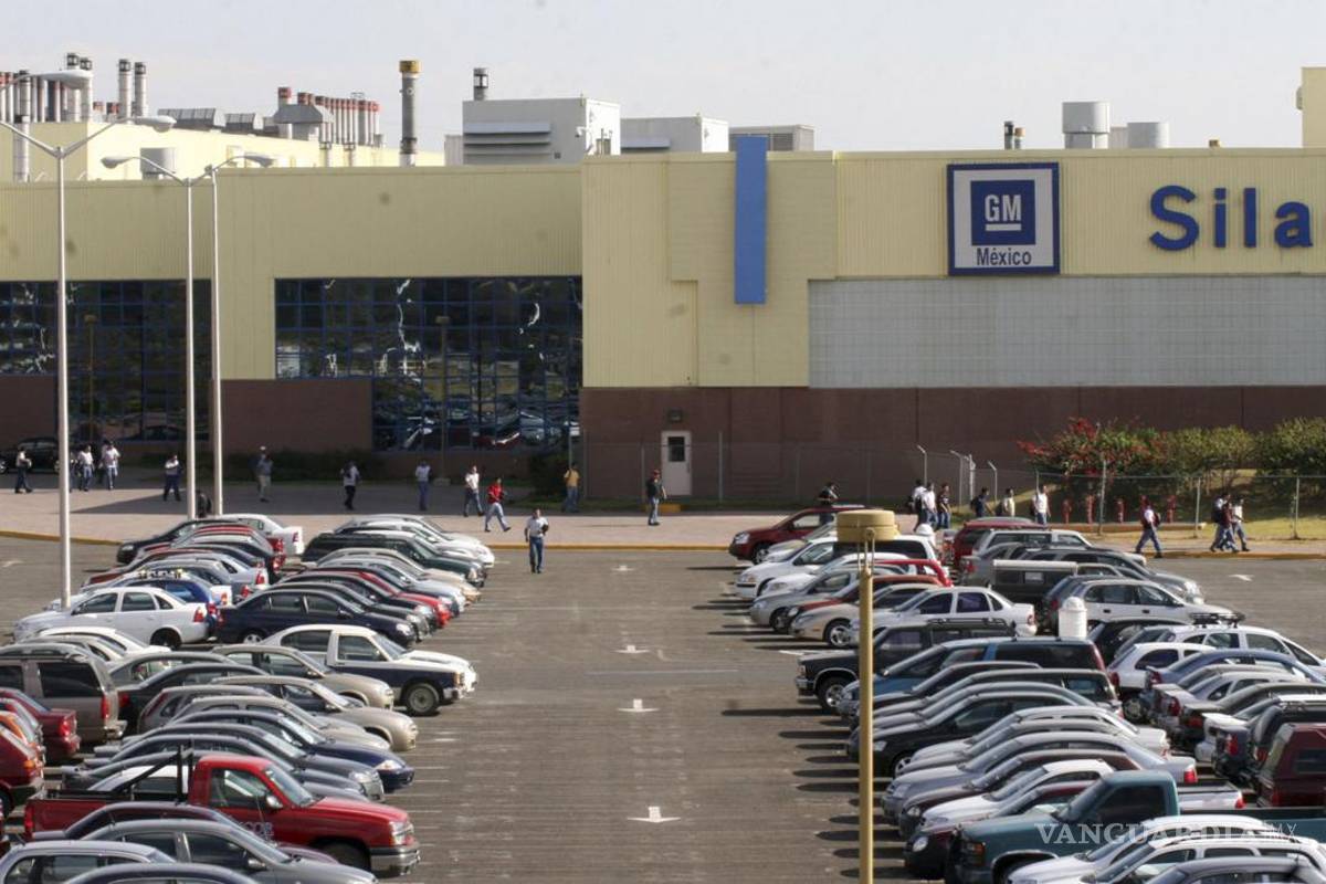 Cae producción automotriz 16% en octubre; Ford y GM detuvieron 4 de sus plantas