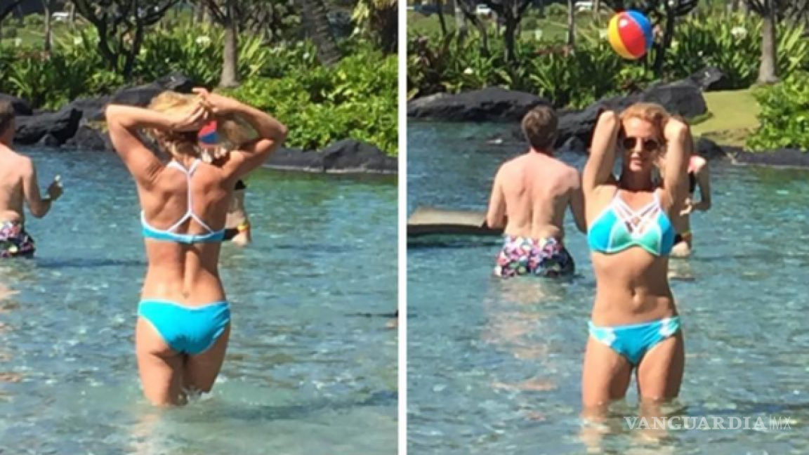 Britney Spears en bikini es captada jugando en la playa