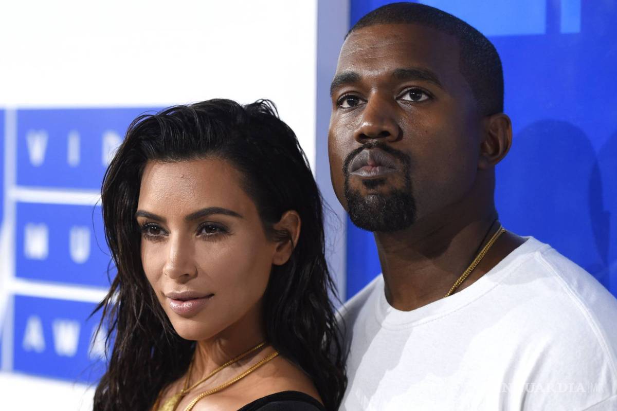 Kanye comparte candente foto… ¡de Kim Kardashian!