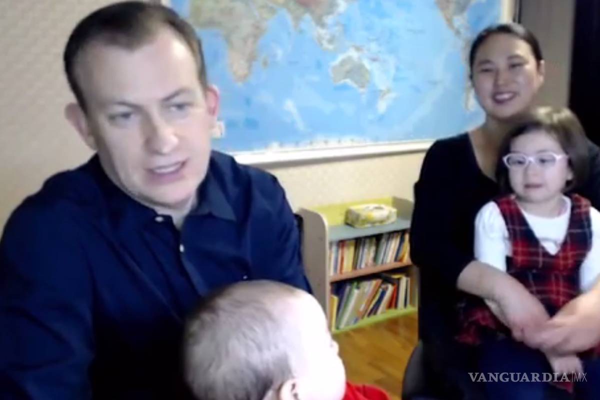 No cerré la puerta y ahora somos estrellas de YouTube: profesor interrumpido en entrevista para la BBC