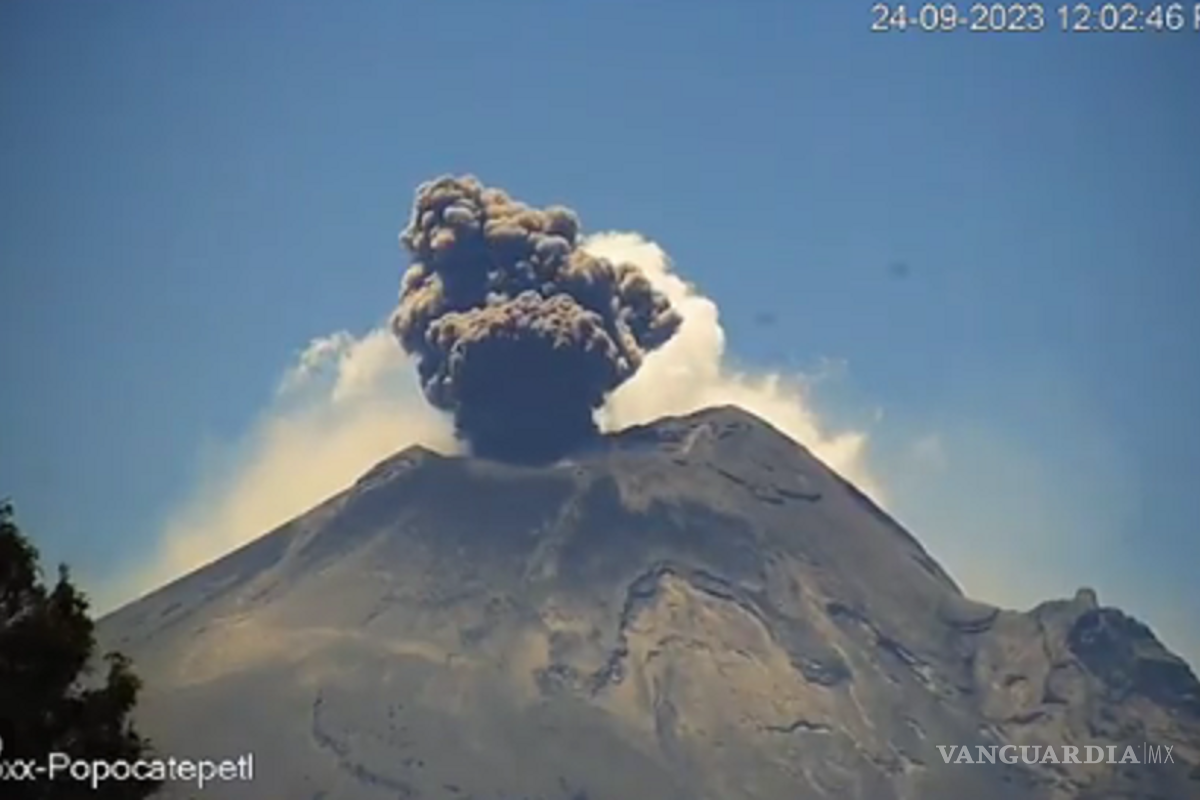 Popocatépetl lanzó 355 exhalaciones en 24 hrs, revela monitoreo