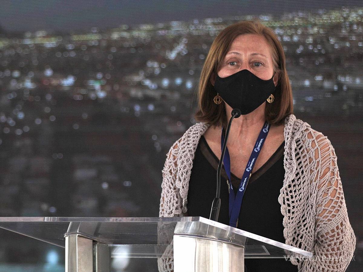 $!La secretaria de Economía de México, Tatiana Clouthier, negó que se haya abordado en reuniones con socios comerciales la polémica reforma eléctrica que impulsa el Gobierno para controlar el sector. EFE/Luis Torres