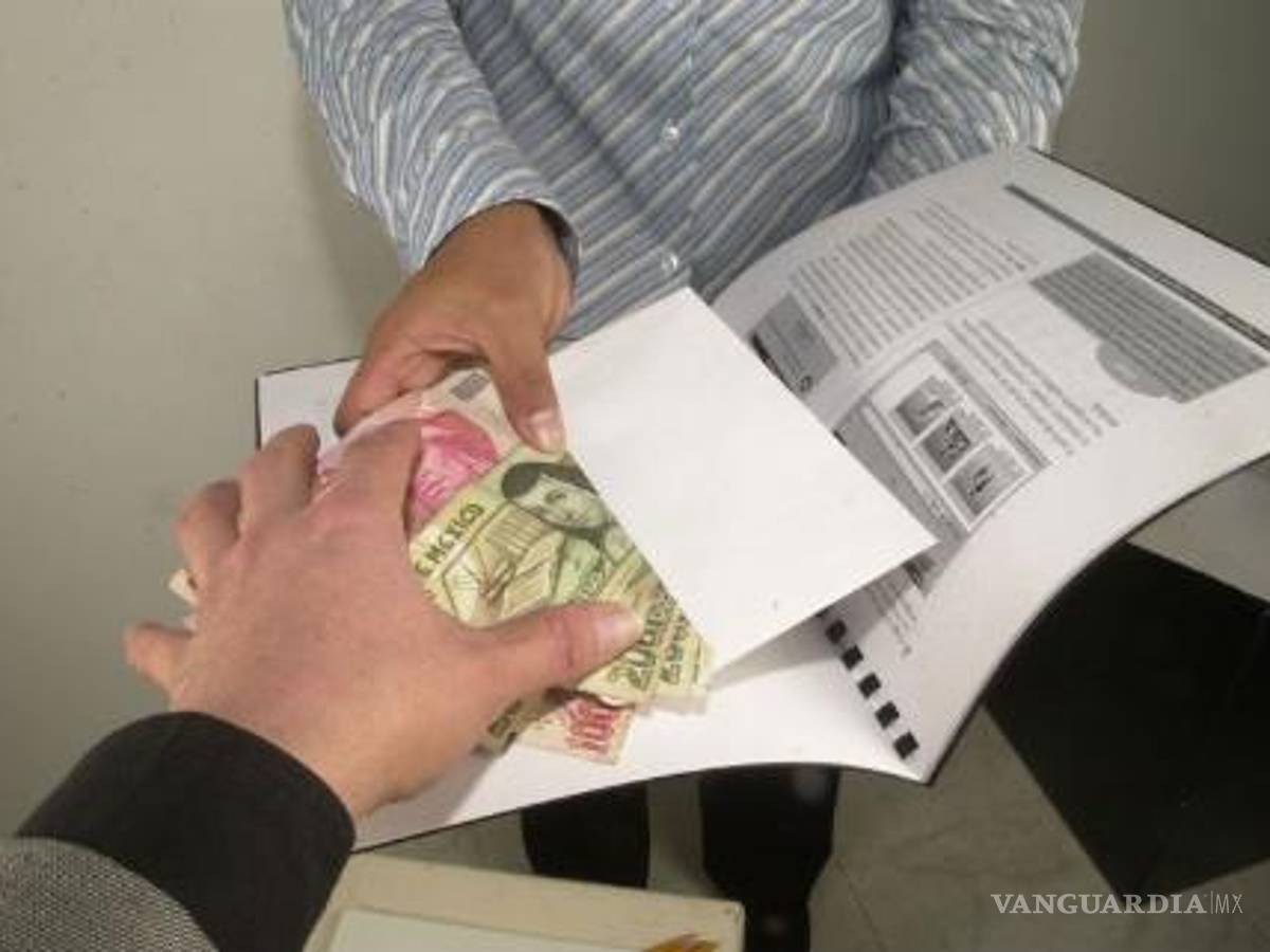 $!Los trámites gubernamentales, sobre todo aquellos que tienen que ver con la apertura de una empresa, son vistos también como foco de corrupción.