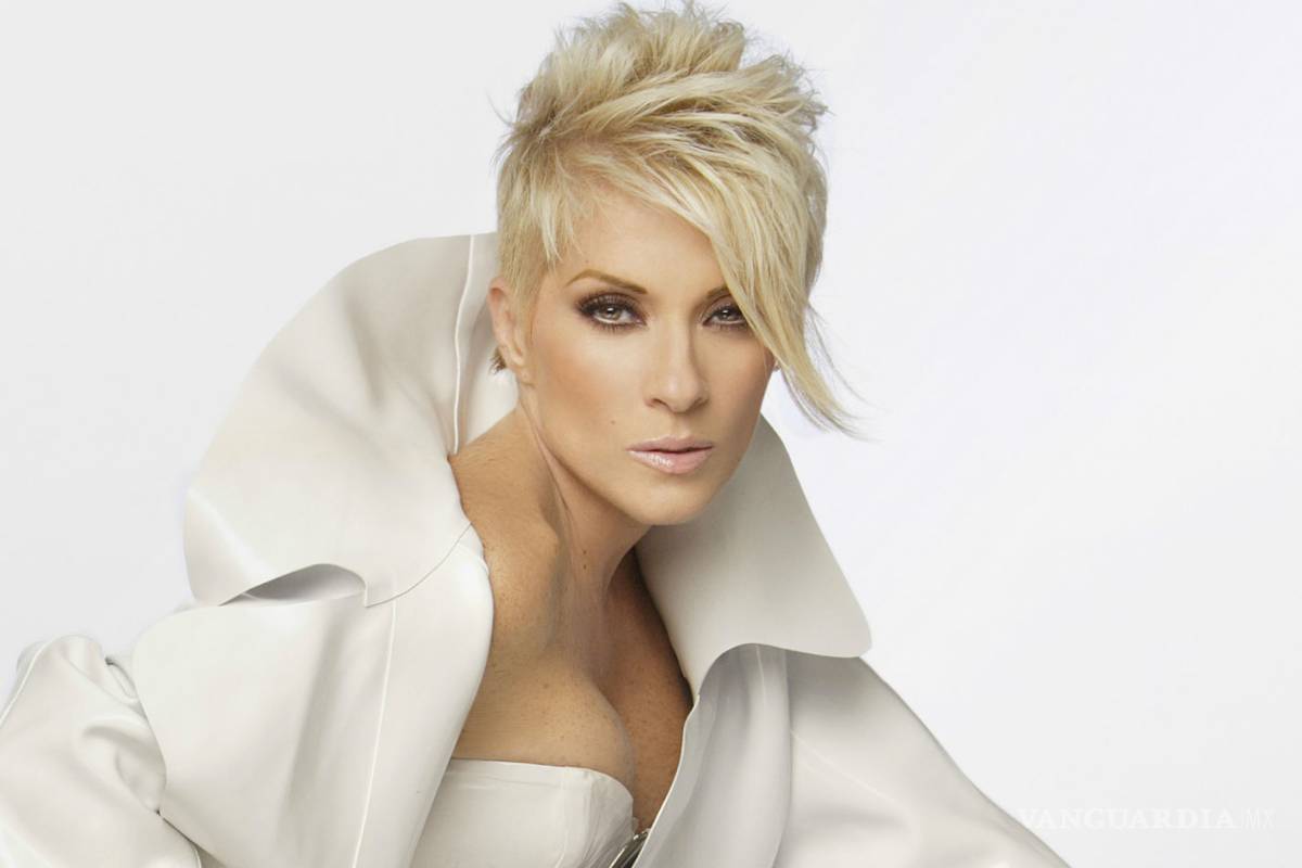 Yuri se muestra "Invencible" en el Auditorio Nacional