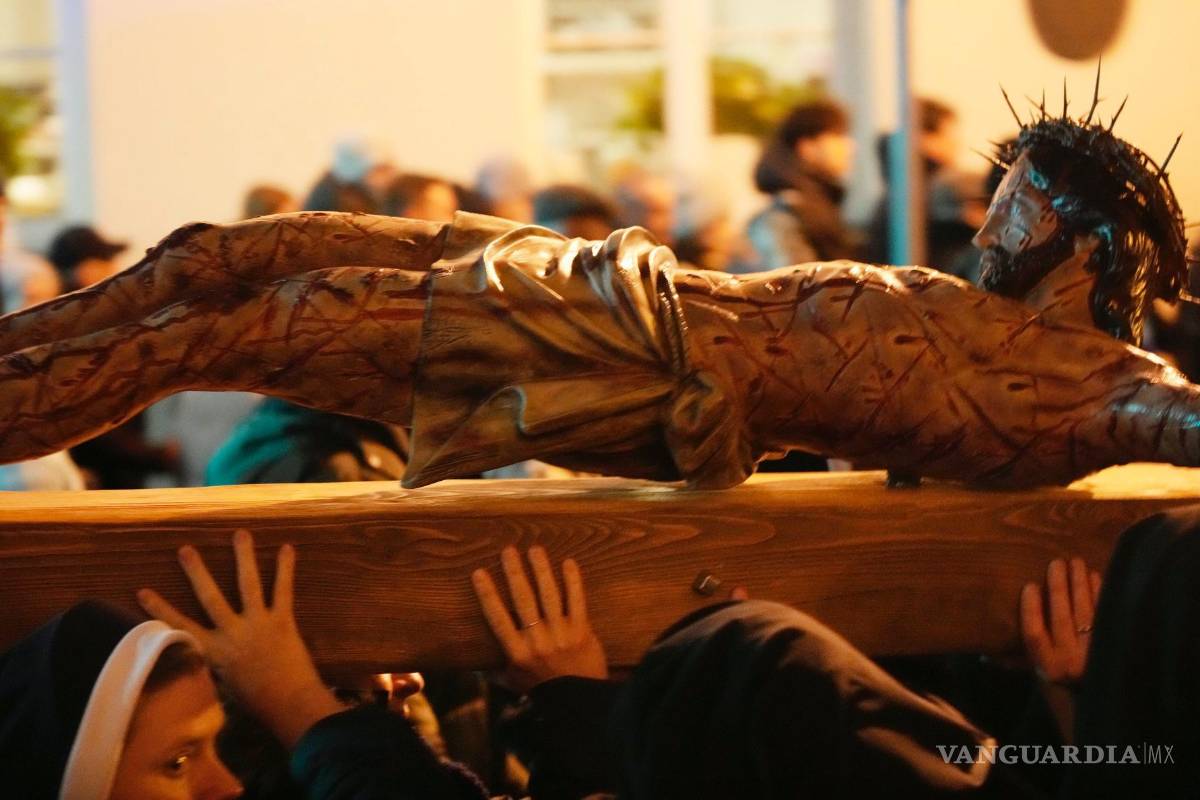 Estas son las 43 imágenes de las representaciones del Viernes Santo que atraparon la atención en el mundo (fotos)