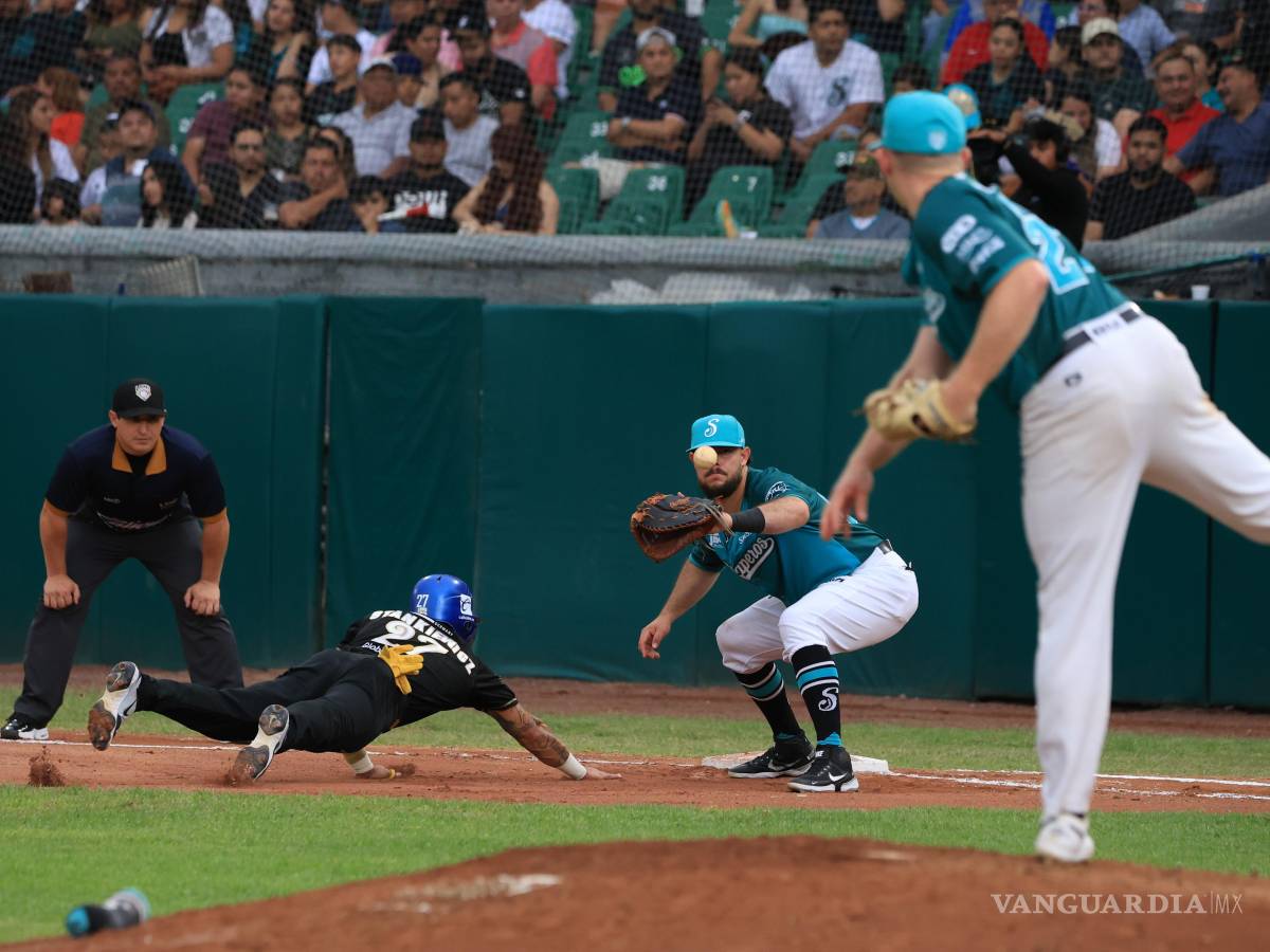$!Charros se mantiene con vida en la lucha por la postemporada tras un duelo intenso en Saltillo.