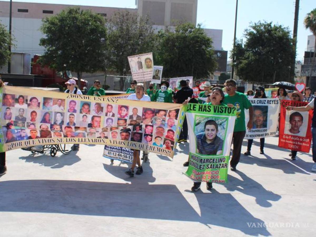 $!El Grupo VIDA de Torreón realizó una misa en el memorial de la Alameda Zaragoza.