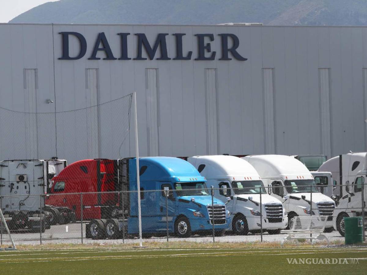 $!En Saltillo, la planta Daimler Truck produce los tractocamiones Freightliner.