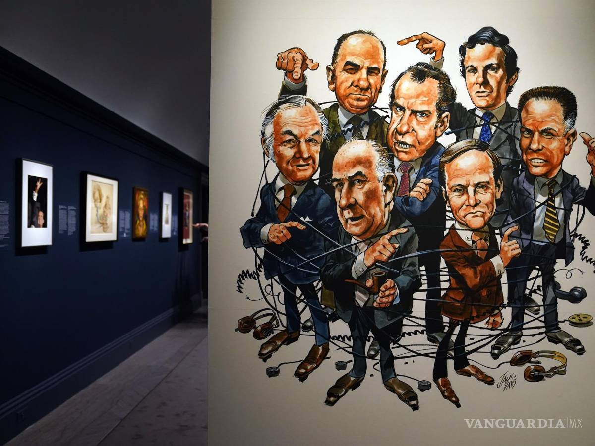 $!Una caricatura que ocupó la portada de la revista Time en abril de 1973 se exhibe en la muestra “Watergate: Retrato e Intriga”.