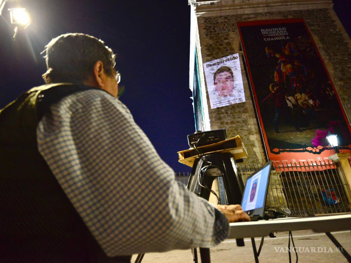$!Proyectan imágenes de desaparecidos en la Catedral de Saltillo
