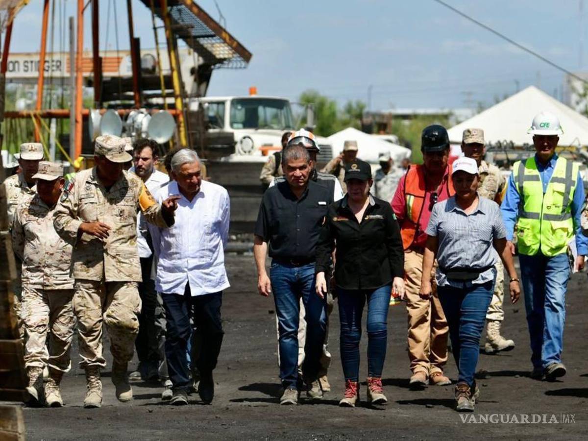 $!Sí habrá sanciones a responsables, pero lo primero es rescatar a mineros, señala AMLO en Sabinas