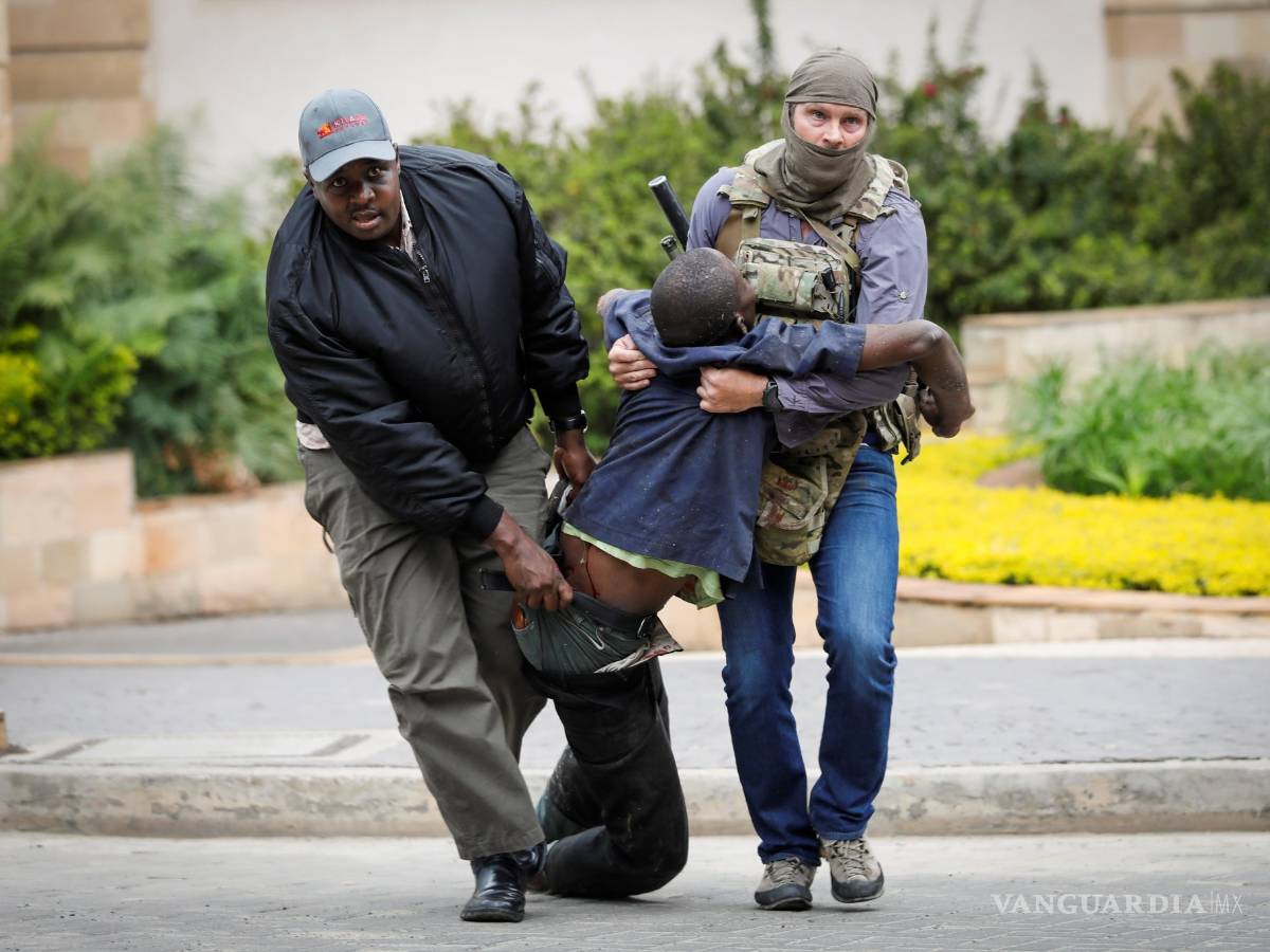 $!Pánico en Nairobi por ataque terrorista reivindicado por Al Shabab a un complejo hotelero