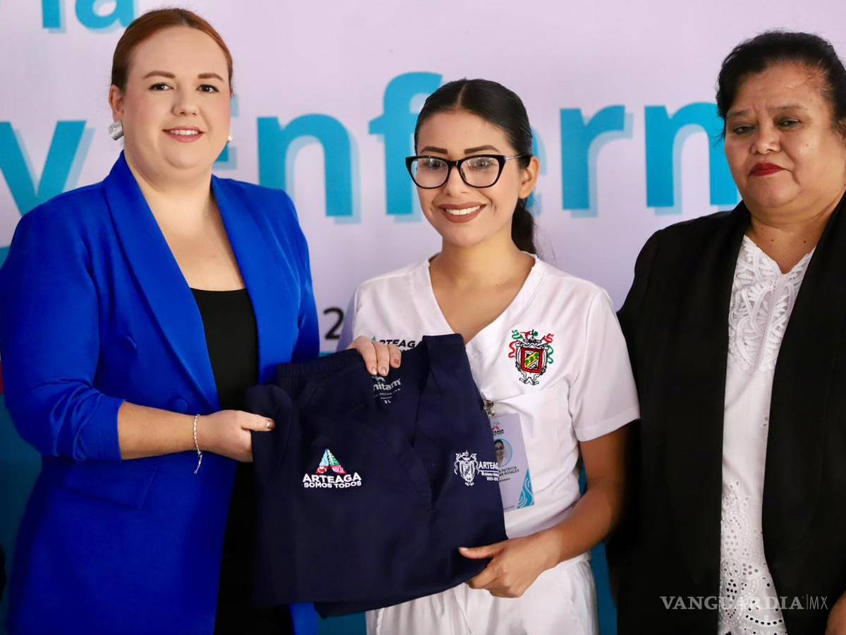 $!Autoridades municipales convivieron con enfermeras y enfermeros del municipio durante el evento.