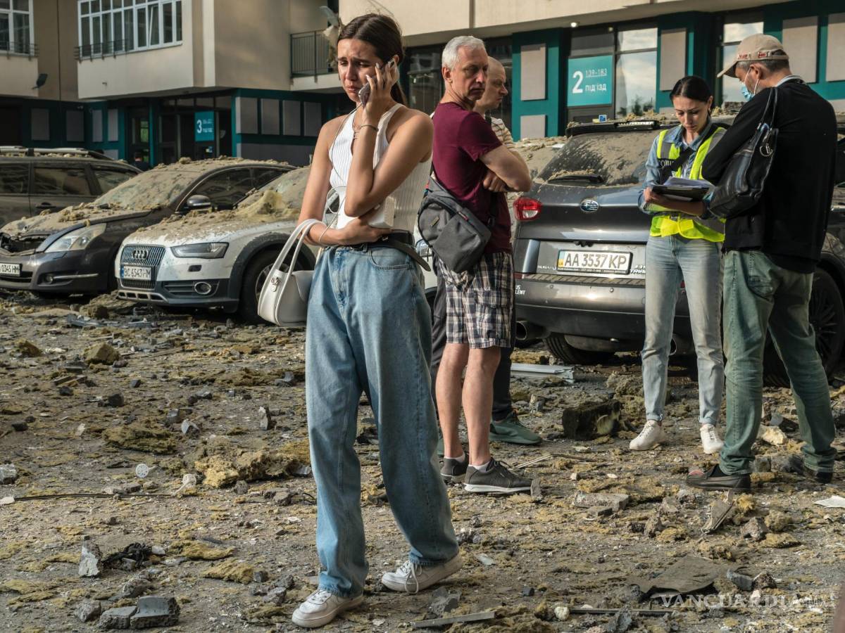 $!El personal de respuesta a emergencias en Kievno solo ofrece atención física a las víctimas de los ataques aéreos, también apoyo de salud mental.